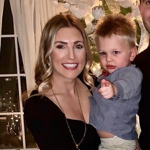 Meet your Posher, Alyson